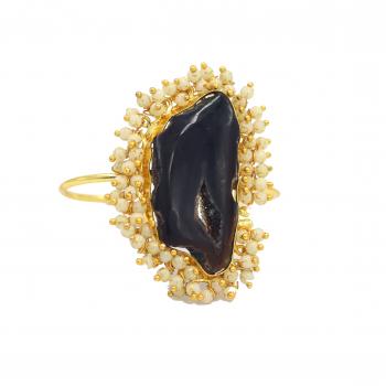 Gold Plated Pearl and Black Agate Stone Seated Bracelet - Timeless Elegance with a Touch of Mystery